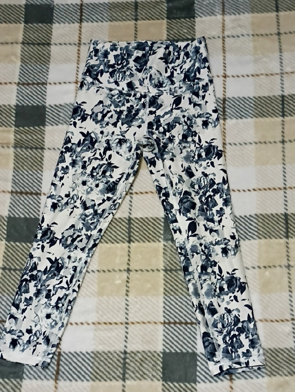 Women's Floral Print Leggings - White & Black